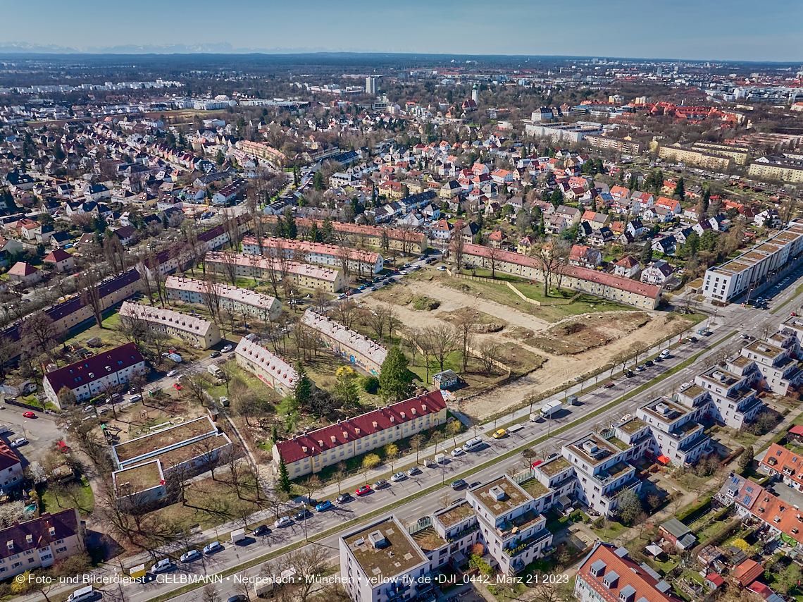 21.03.2023 - Luftbilder von der Baustelle Maikäfersiedlung in Berg am Laim